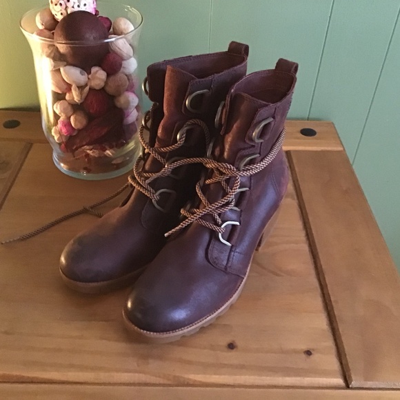 Sorrel Burgundy Lace up Ankle Boots- NWOB - Picture 13 of 16